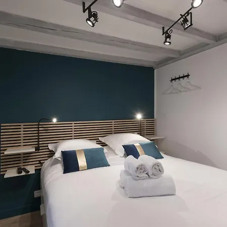 Apartment Dify Quatre Chapeaux - Centre