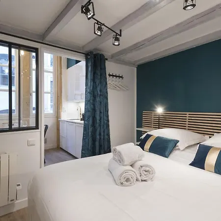 Dify Quatre Chapeaux - Centre Apartment